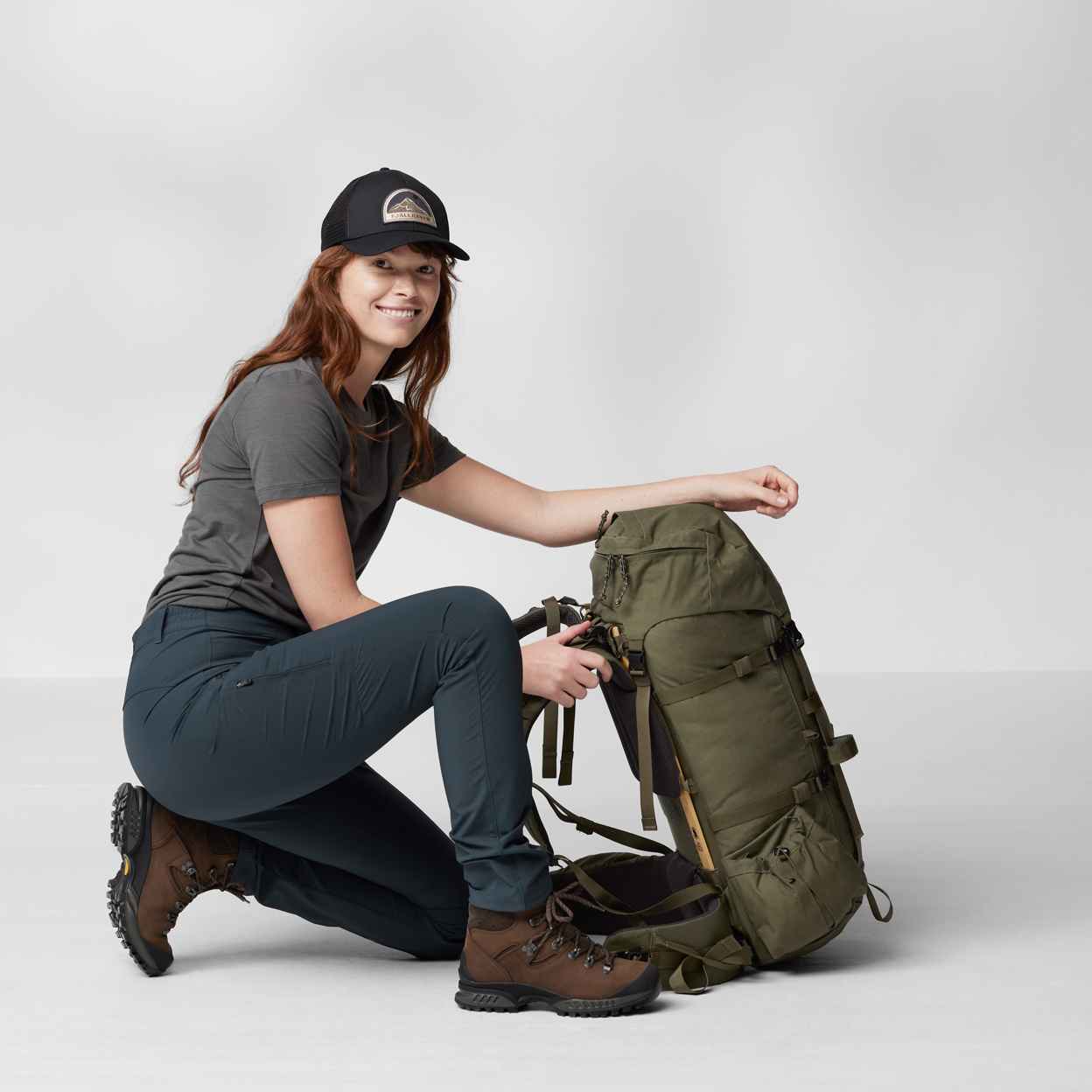 Fjällräven Abisko Trail Stretch Trousers W ženske pohodniške hlače - slika 7